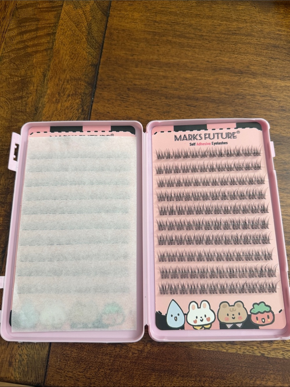 Pink Self-Adhesive Cluster Lashes – Natural Volume